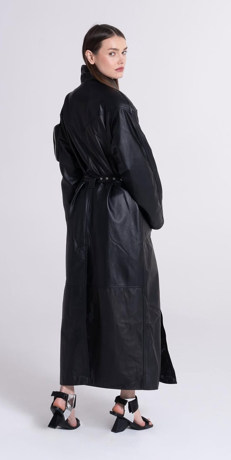 Płaszcz oversize "Futuro" Absolute Black